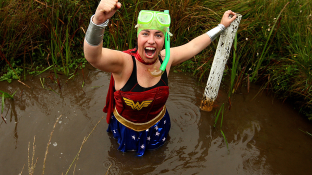 Радость победы в болотном соревновании. Фото Getty Images Радость победы в болотном соревновании. Фото Getty Images