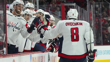 Александр Овечкин с партнерами по «Вашингтону».