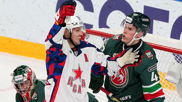 Андрей Светлаков и Никита Евсеев. Фото photo.khl.ru Андрей Светлаков и Никита Евсеев. Фото photo.khl.ru