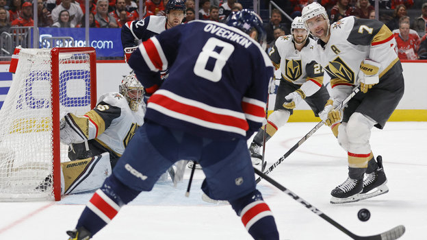 Российский форвард «Вашингтона» Александр Овечкин в матче против «Вегаса». Фото USA Today Sports Российский форвард «Вашингтона» Александр Овечкин в матче против «Вегаса». Фото USA Today Sports