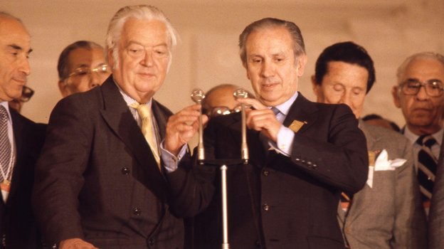 Президенты МОК Майкл Моррис Килланин (слева) и Хуан Антонио Самаранч. Фото Global Look Press Президенты МОК Майкл Моррис Килланин (слева) и Хуан Антонио Самаранч. Фото Global Look Press