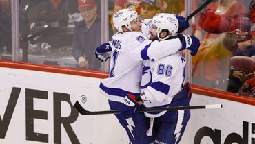 Стивен Стэмкос и Никита Кучеров.