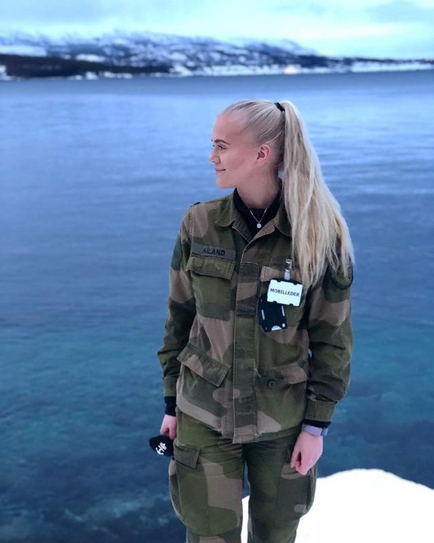 Габриэлла Холанн в армейской форме. Фото Соцсети Габриэлла Холанн в армейской форме. Фото Соцсети