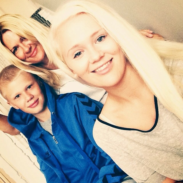 А так выглядели Эрлин и Габриэлла, когда были помоложе. Фото Соцсети А так выглядели Эрлин и Габриэлла, когда были помоложе. Фото Соцсети