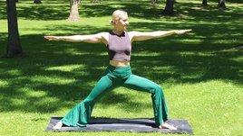 Блогер показала упражнение от всех болезней. Разбираем его вместе с экспертом