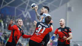 Отдали тренера в «Барселону» и обыгрывают грандов. Неожиданный лидер чемпионата России