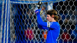 У вратаря сборной России шесть результативных ошибок за месяц. В чем причина жуткого спада Сафонова