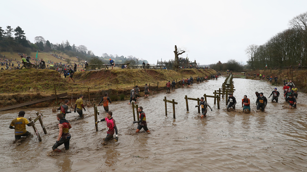 Гонка Tough Guy в Пертоне. Фото Getty Images Гонка Tough Guy в Пертоне. Фото Getty Images