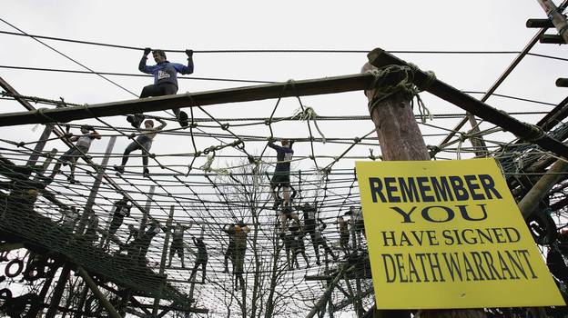 Гонка Tough Guy в Пертоне. Фото Getty Images Гонка Tough Guy в Пертоне. Фото Getty Images