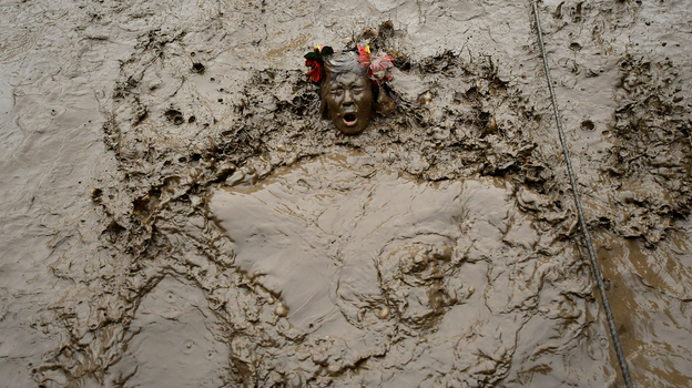 Гонка Tough Guy в Пертоне. Фото Getty Images Гонка Tough Guy в Пертоне. Фото Getty Images