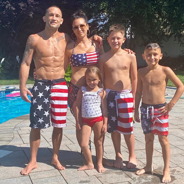 Эдгар с супругой Рене, сыновьями Франческо, Сантино и дочерью Валентиной. Фото Соцсети Эдгар с супругой Рене, сыновьями Франческо, Сантино и дочерью Валентиной. Фото Соцсети