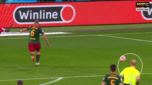 Эпизод матча «Локомотив» — «Спартак». Эпизод матча «Локомотив» — «Спартак».