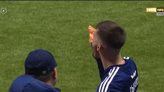 Владимир Сычевой съел пиццу. Владимир Сычевой съел пиццу.