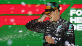 «Мерседес» возвращается на вершину «Формулы-1», а новый чемпион тонет в ненависти