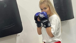 Дана Борисова снова наденет перчатки. Она сразится с известной экс-участницей «Дома-2»