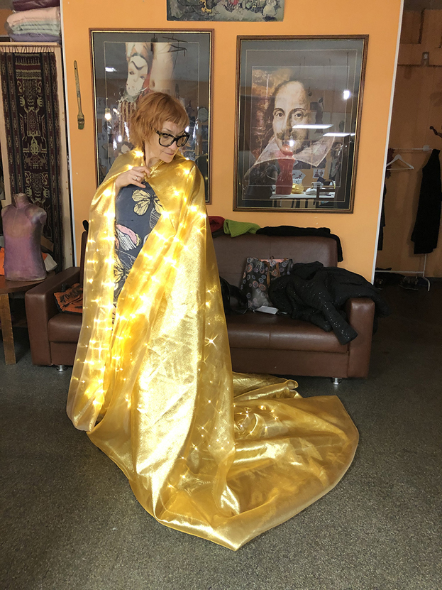 Костюм в мастерской. Фото galafilatova.ru Костюм в мастерской. Фото galafilatova.ru