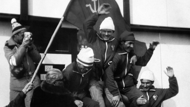 Вячеслав Веденин в составе эстафетной команды. Вячеслав Веденин в составе эстафетной команды.