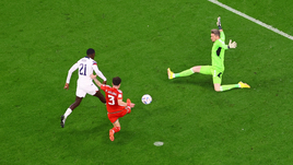 Главный герой США в матче ЧМ — сын президента Либерии. Отвечать ему пришлось Бэйлу