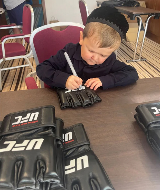 Хасбик. Фото ufccollectibles.com Хасбик. Фото ufccollectibles.com