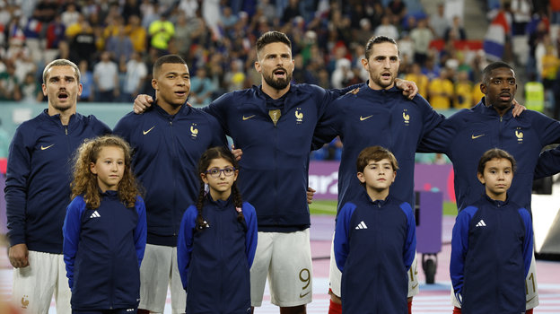 Антуан Гризманн, Килиан Мбаппе, Оливье Жиру, Адриен Рабьо и Усман Дембеле (слева направо). Фото Reuters Антуан Гризманн, Килиан Мбаппе, Оливье Жиру, Адриен Рабьо и Усман Дембеле (слева направо). Фото Reuters