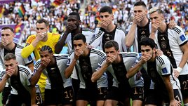 Германия закрыла рты, Дания предлагает выйти из ФИФА. Почему европейские сборные протестуют на ЧМ-2022