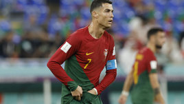 Что Роналду достал из трусов и съел прямо во время матча чемпионата мира? Объяснение вирусного видео