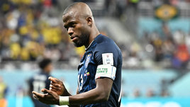 Похищение сестры, нищее детство и побег от алиментов прямо во время матча. История героя ЧМ эквадорца Валенсии