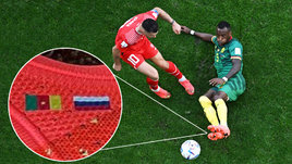 «Это поддержка запрещенной команды, ФИФА должна вмешаться». Флаг России на бутсах камерунца на ЧМ-2022 возмутил норвежцев