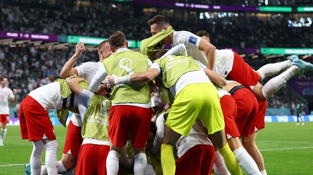 Футболисты сборной Польши радуются победе над Саудовской Аравией. Фото Reuters Футболисты сборной Польши радуются победе над Саудовской Аравией. Фото Reuters