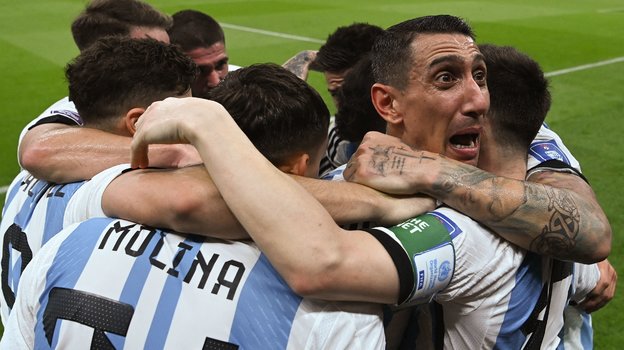 Футболисты сборной Аргентины радуются победе над Мексикой в матче ЧМ-2022. Фото AFP Футболисты сборной Аргентины радуются победе над Мексикой в матче ЧМ-2022. Фото AFP