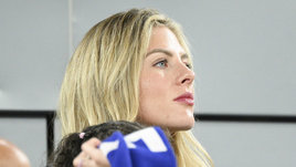 Очаровательная блондинка и заботливая мама: как выглядит жена Рафаэля Варана