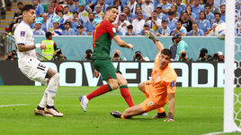 Магия Роналду: испугал вратаря Уругвая — и Португалия в плей-офф