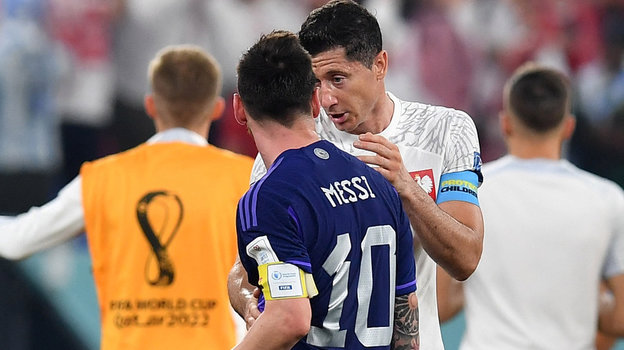Лионель Месси и Роберт Левандовски. Фото Reuters Лионель Месси и Роберт Левандовски. Фото Reuters