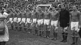 «В газетах написали — Понедельник ударом страшной силы убил обезьяну, которая стояла на воротах сборной Мали»