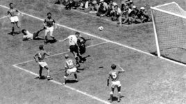 «Увидели — вроде мяч пересек линию. Может, кусочек остался...» Нелепый гол, из-за которого сборная СССР проиграла Уругваю на ЧМ-1970