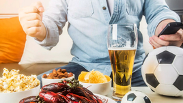 Сколько пива можно выпить за футбольный матч? Разобрались вместе с диетологом