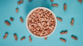 Чем полезен арахис и кому нельзя его есть