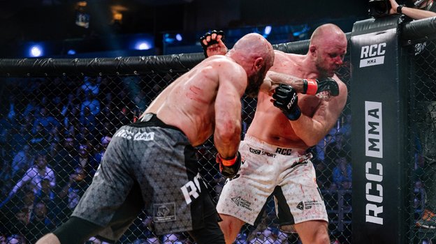 Александр Шлеменко и Магомед Исмаилов. Фото https://vk.com/rcc_mma Александр Шлеменко и Магомед Исмаилов. Фото https://vk.com/rcc_mma