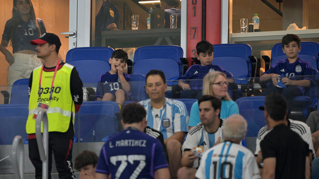 Три сына Месси: Чиро, Матео и Тьяго, Матео (слева направо). Фото AFP Три сына Месси: Чиро, Матео и Тьяго, Матео (слева направо). Фото AFP