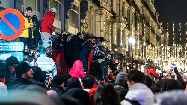 Фанаты сборной Марокко в Брюсселе. Фото Reuters Фанаты сборной Марокко в Брюсселе. Фото Reuters