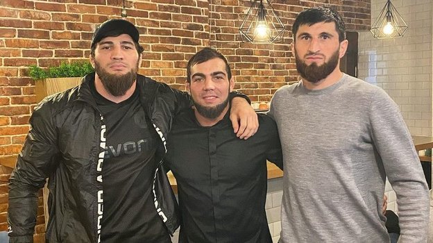 Шамиль Гамзатов (слева) и Магомед Анкалаев (справа). Фото Соцсети Шамиль Гамзатов (слева) и Магомед Анкалаев (справа). Фото Соцсети