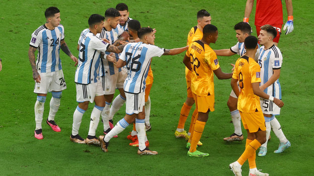 Потасовка футболистов. Фото Reuters Потасовка футболистов. Фото Reuters