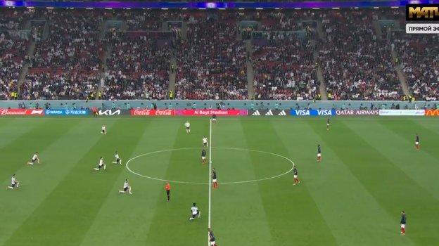 Акция футболистов сборной Англии. Акция футболистов сборной Англии.