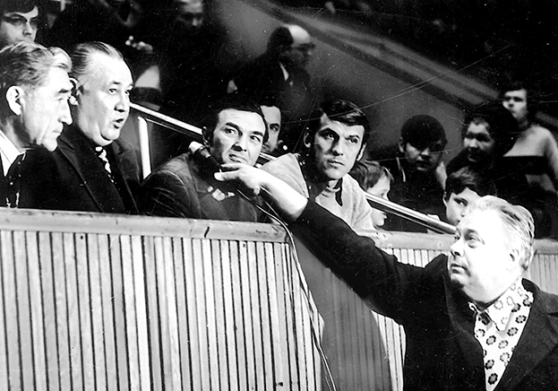 Николай Озеров берет интервью. Фото архив «СЭ» Николай Озеров берет интервью. Фото архив «СЭ»