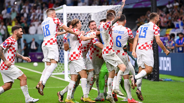 Футболисты сборной Хорватии радуются выходу в полуфинал Ч-2022. Фото Global Look Press Футболисты сборной Хорватии радуются выходу в полуфинал Ч-2022. Фото Global Look Press