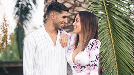 Звезда сборной Марокко женат на красотке из Испании. Она старше его на 12 лет и не носит хиджаб