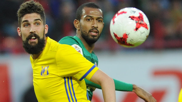 Миха Мевля против Майкона. Фото Алексей Иванов, архив «СЭ» Миха Мевля против Майкона. Фото Алексей Иванов, архив «СЭ»