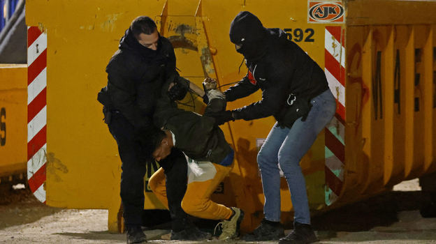 Задержания нарушителей в Брюсселе. Фото Reuters Задержания нарушителей в Брюсселе. Фото Reuters