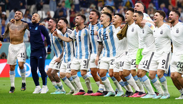 Эмоции «Альбиселесте» после выхода в финал после матча Аргентина — Хорватия (3:0).