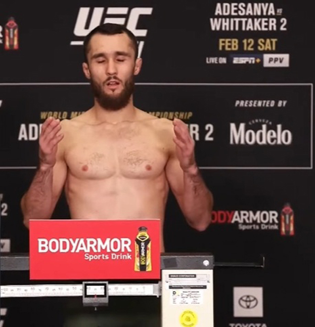 Морозов после удачно сделанного веса. Фото Скриншот из трансляции UFC Морозов после удачно сделанного веса. Фото Скриншот из трансляции UFC